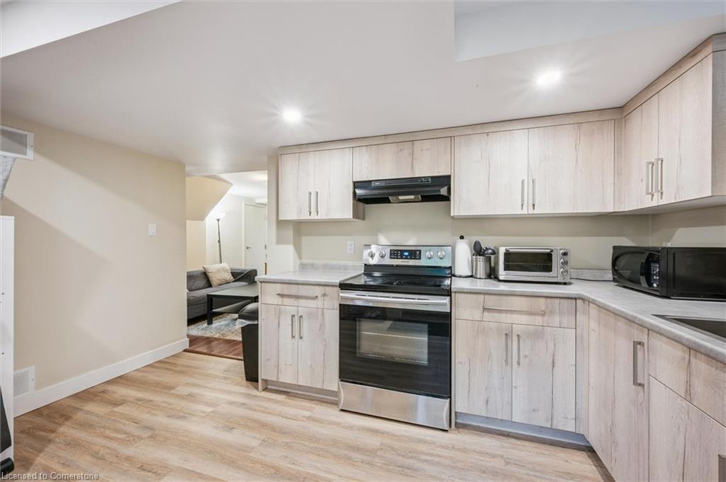 8 Youngman Drive Property Photo 34