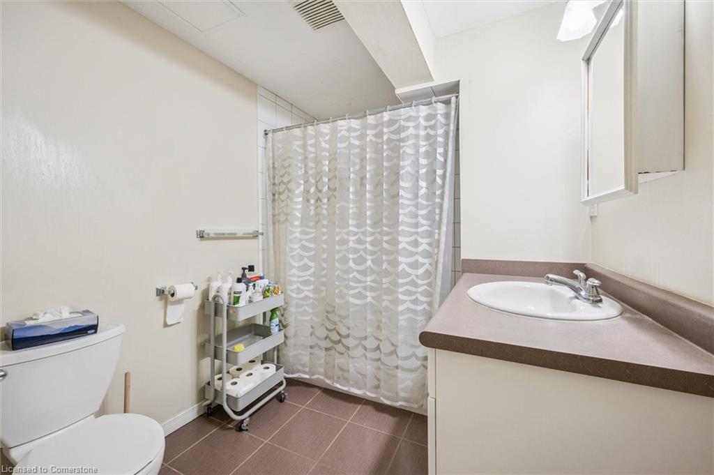 8 Youngman Drive Property Photo 37