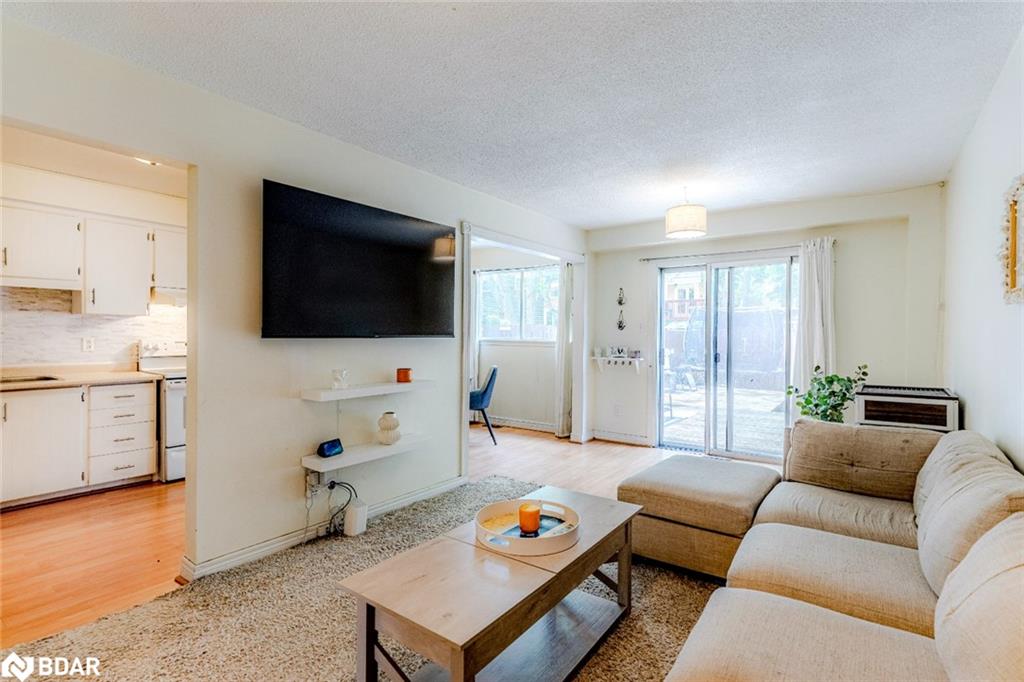 46 Chaucer Crescent Property Photo 2