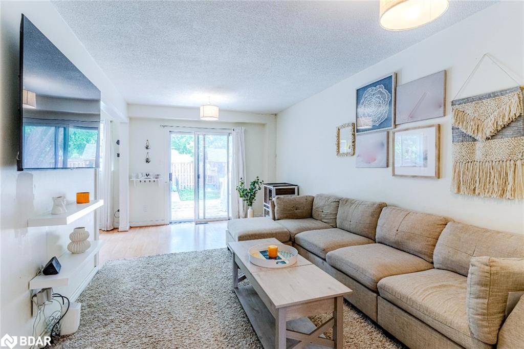 46 Chaucer Crescent Property Photo 3