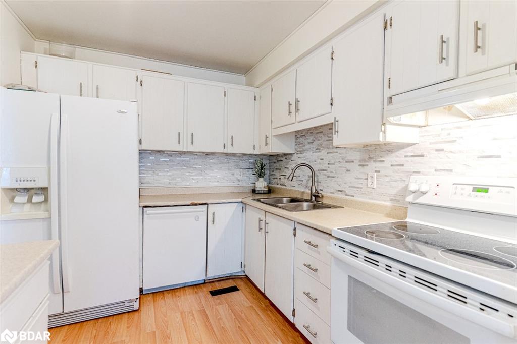 46 Chaucer Crescent Property Photo 4