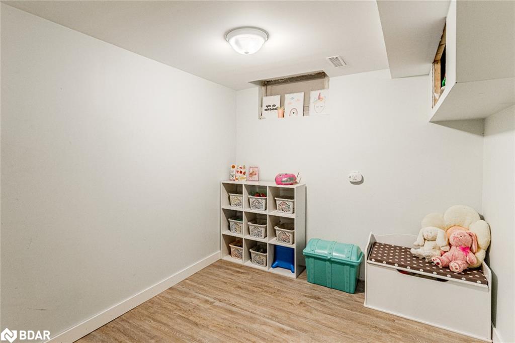 46 Chaucer Crescent Property Photo 11