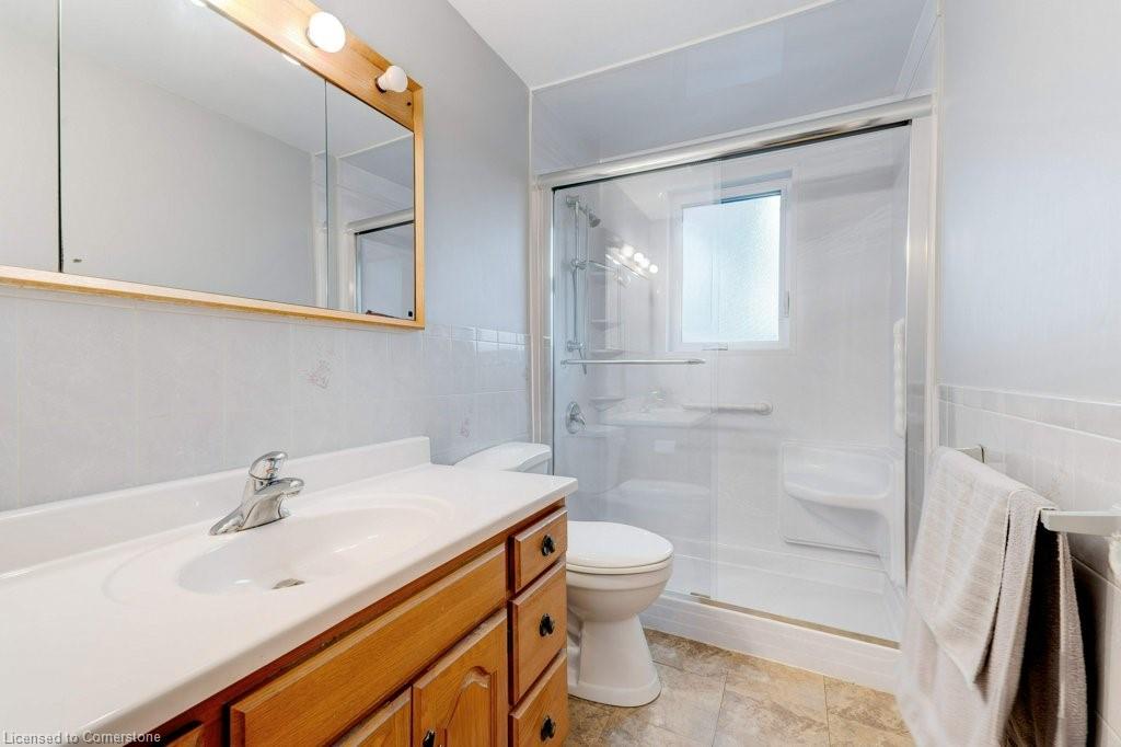 114 Second Road E Property Photo 10