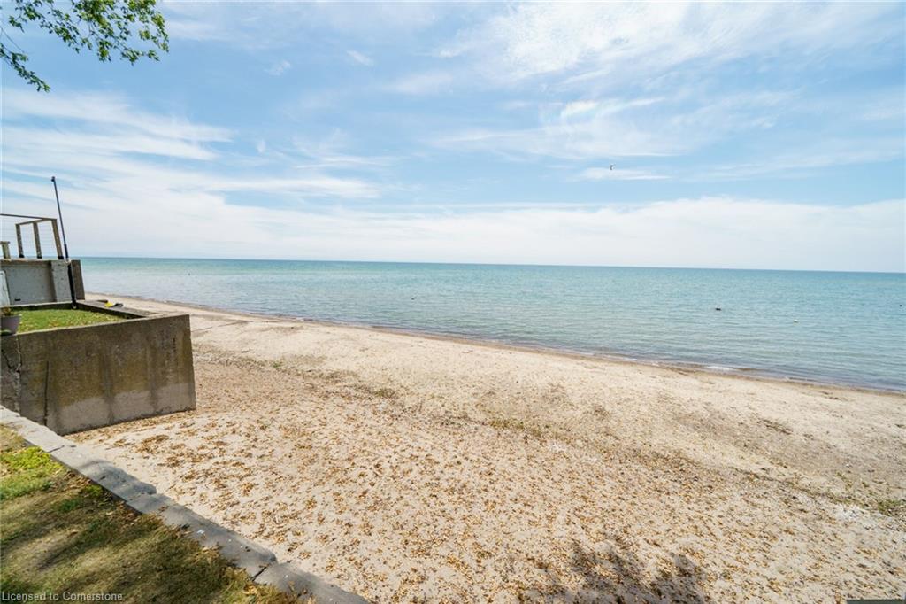 976 Lakeshore Road Property Photo 1