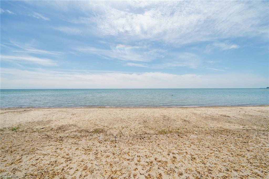 976 Lakeshore Road Property Photo 1