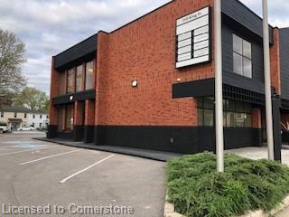 160 King Street W Property Photo 3