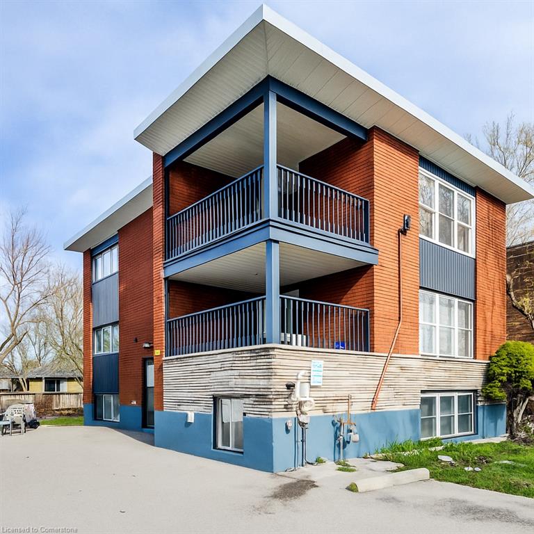 486 Highland Road E Property Photo 1