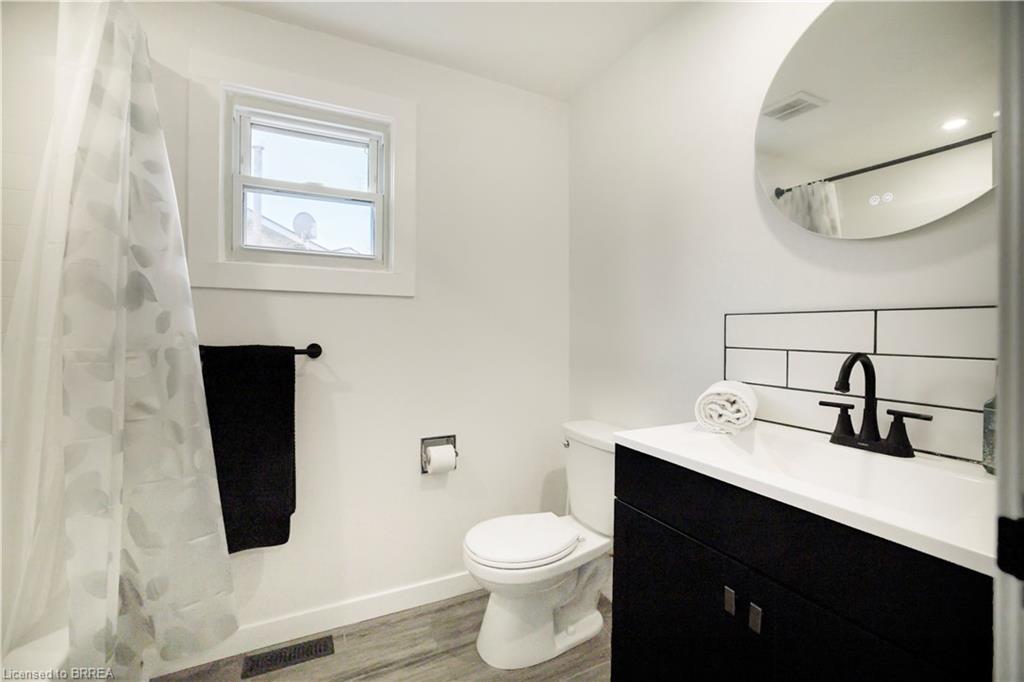32 Enfield Crescent Property Photo 11