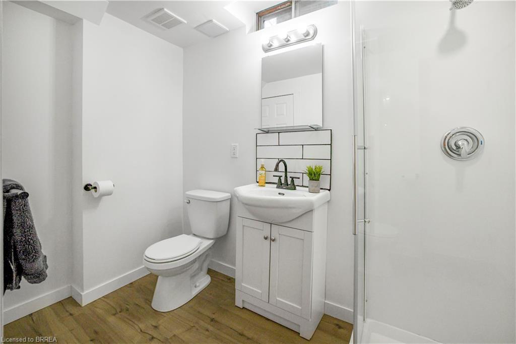 32 Enfield Crescent Property Photo 14
