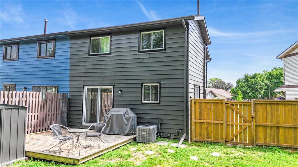 32 Enfield Crescent Property Photo 15