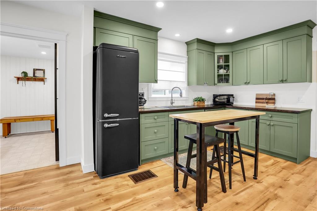 2 Kidd Avenue Property Photo 11