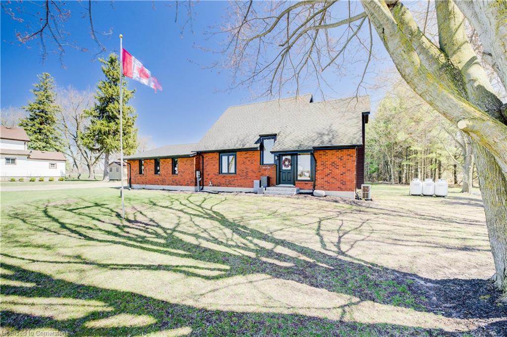 793432 Slant Road Property Photo 1