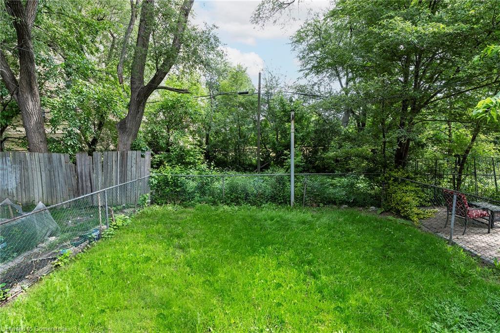 27 Harvey Street Property Photo 22
