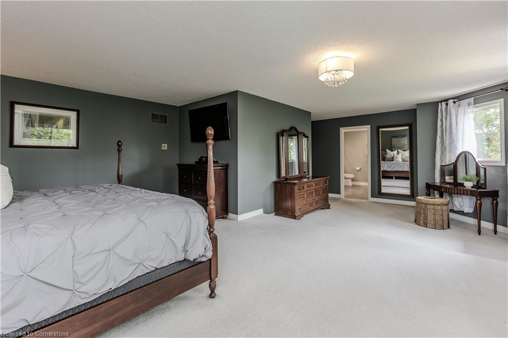 1352 Winterberry Drive Property Photo 21
