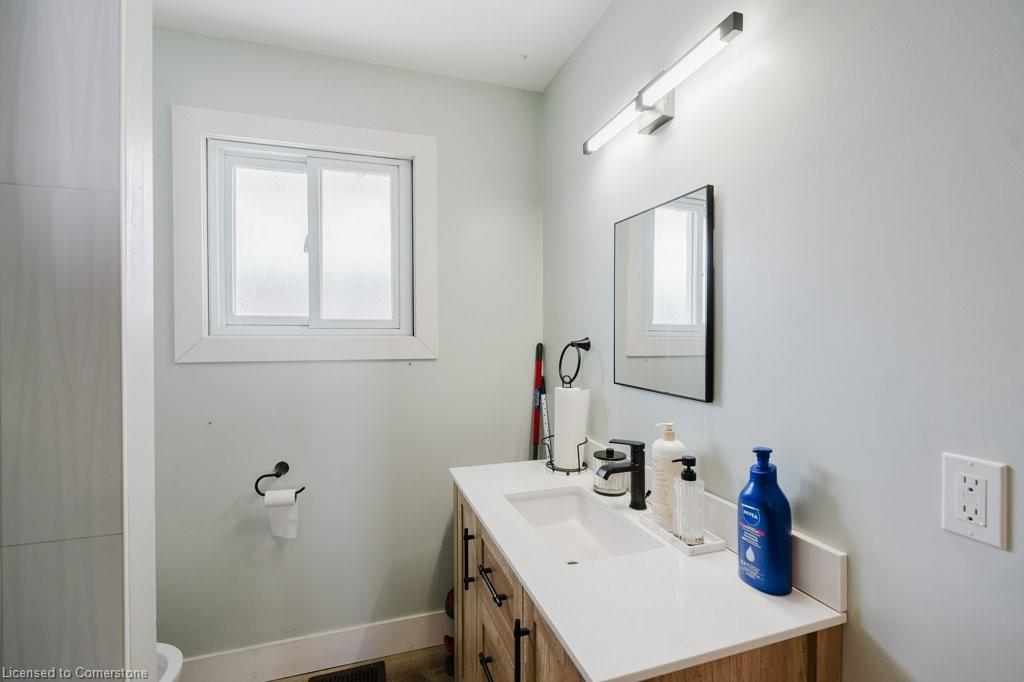 859 Upper Ottawa Street Property Photo 16