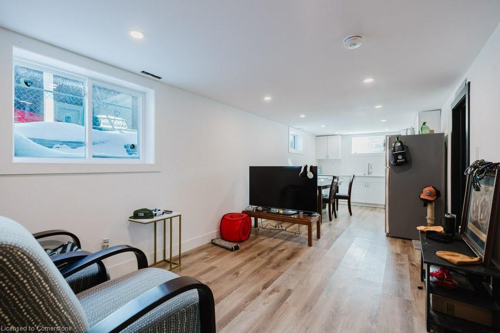 859 Upper Ottawa Street Property Photo 21