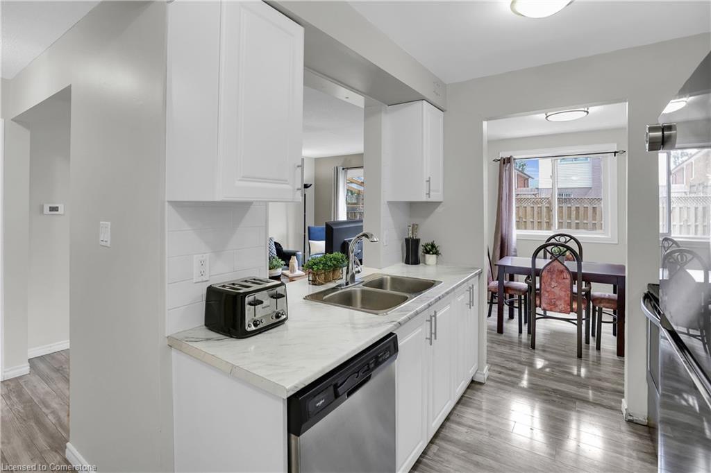 40-262 Kenora Avenue Property Photo 5