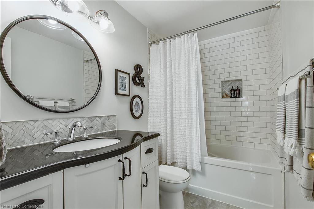 2127 Hunt Crescent Property Photo 15
