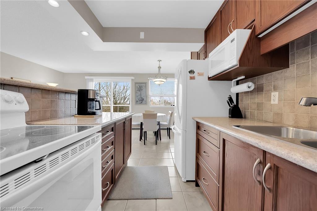 512-793 Colborne Street E Property Photo 18