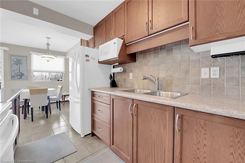 512-793 Colborne Street E Property Photo 19