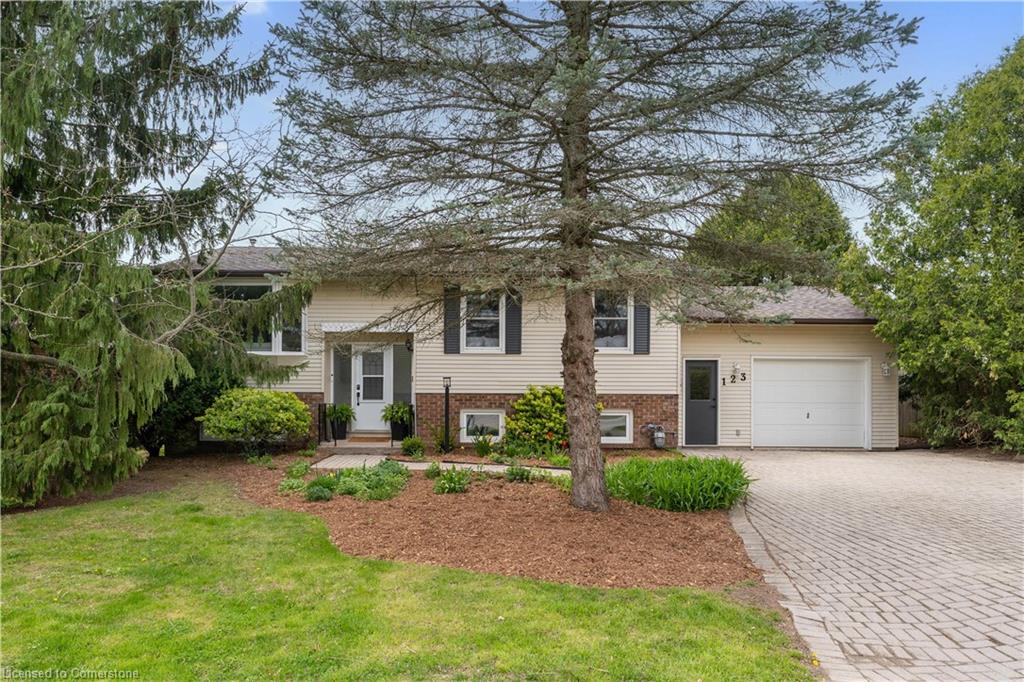 123 Wade Road N Property Photo 1