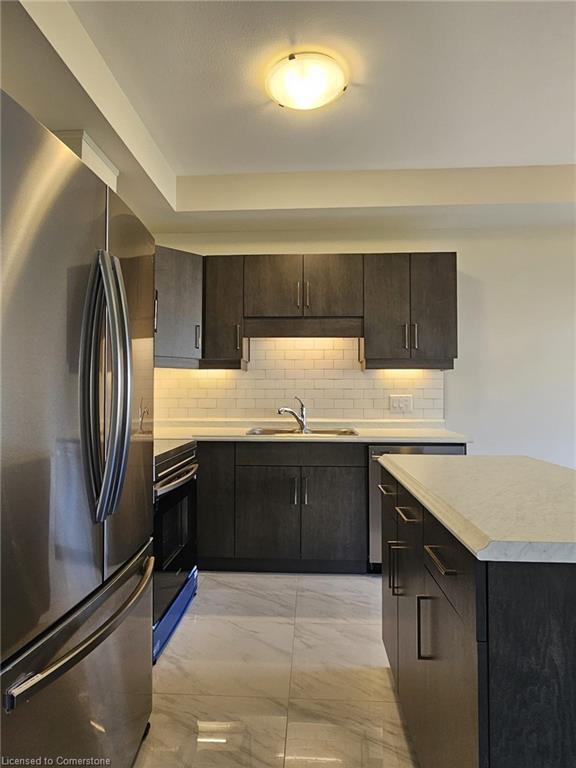 111 Alicia Crescent Property Photo 10