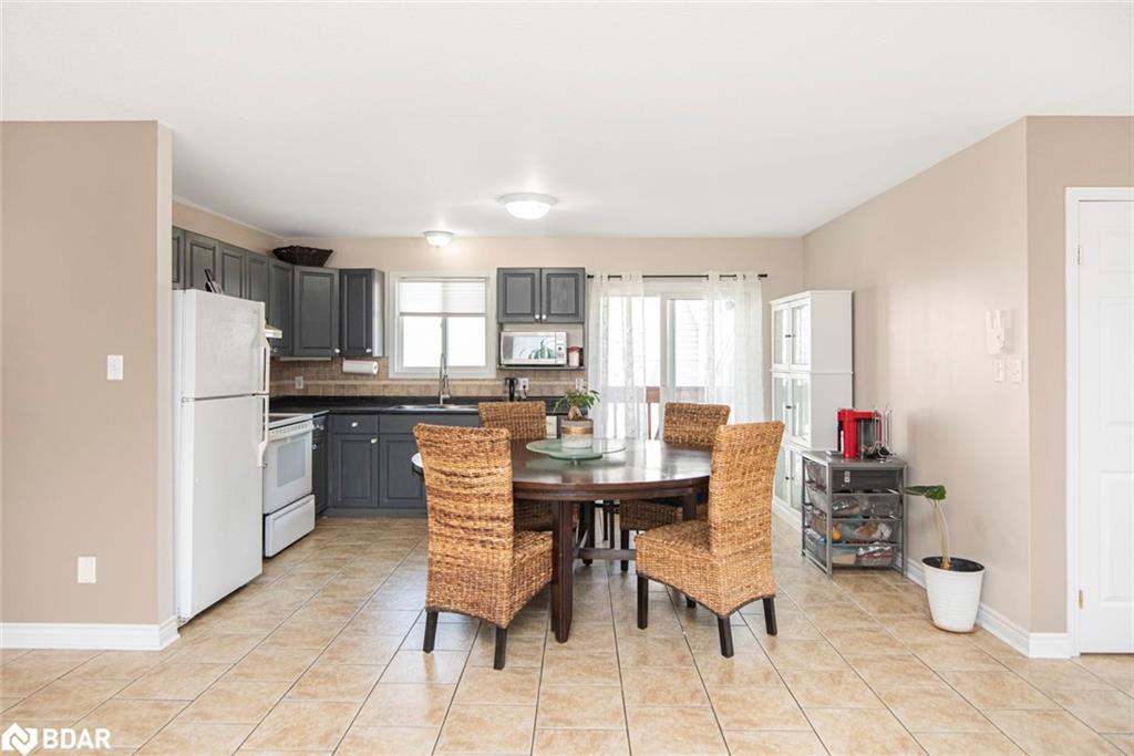 360 White Sands Drive Property Photo 5
