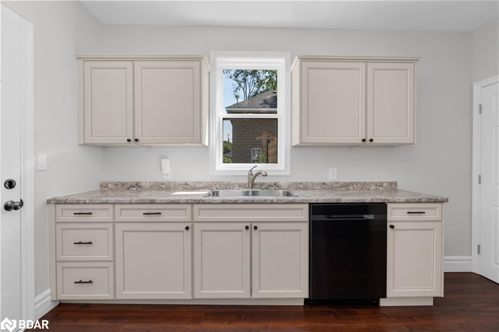268 John Street Property Photo 11