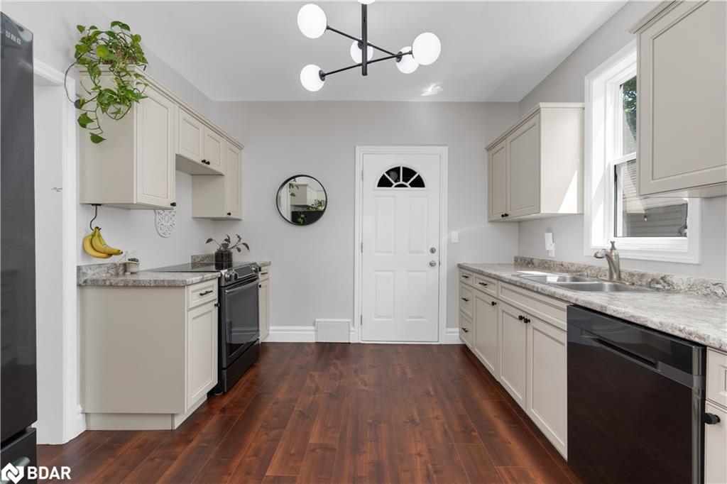 268 John Street Property Photo 12