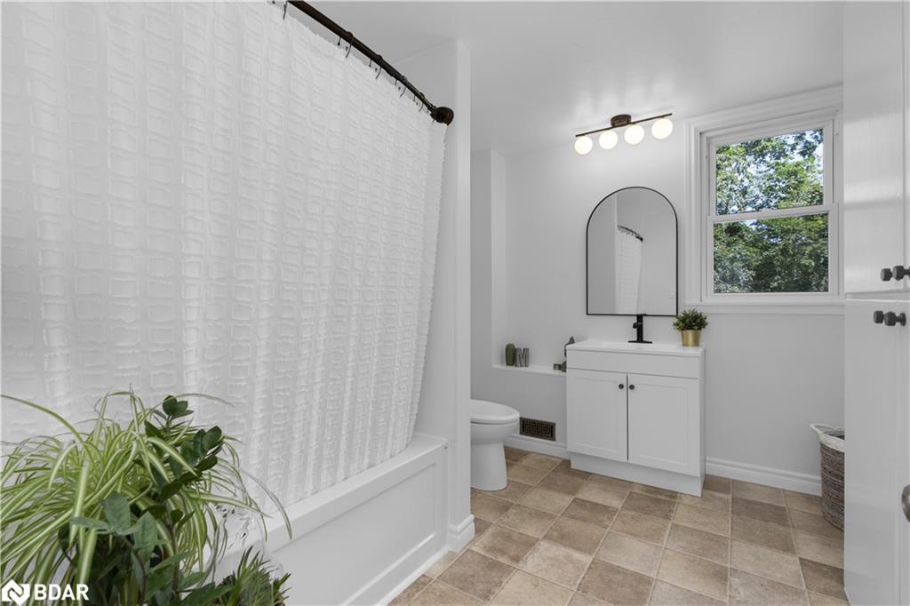 268 John Street Property Photo 17