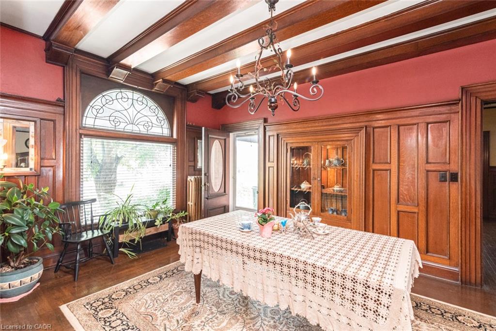 225 Broad Street E Property Photo 2