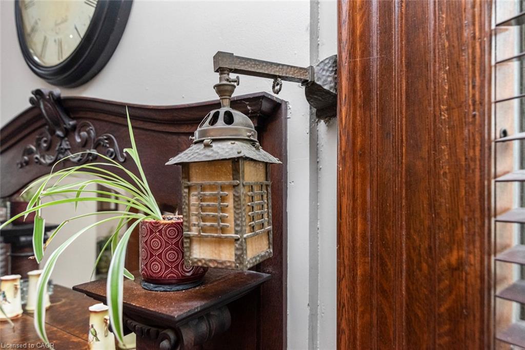 225 Broad Street E Property Photo 4