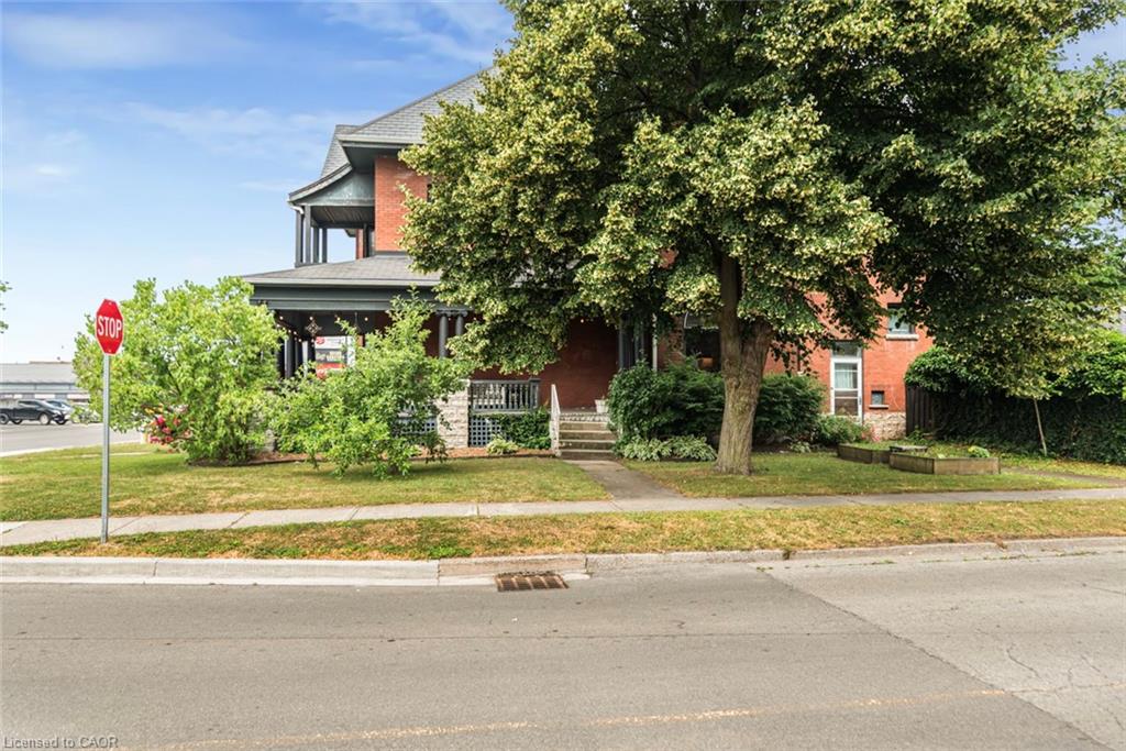 225 Broad Street E Property Photo 6