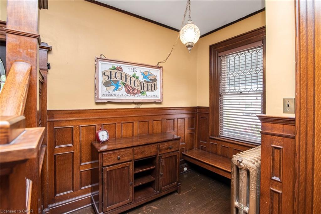 225 Broad Street E Property Photo 10