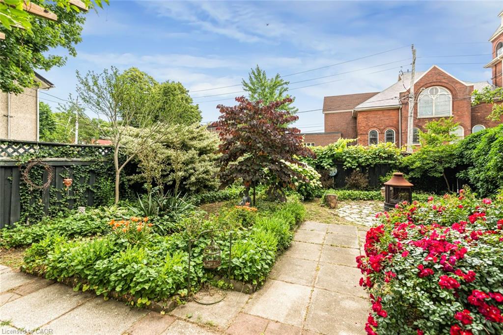 225 Broad Street E Property Photo 11