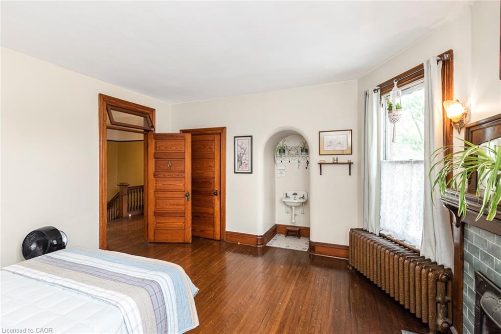 225 Broad Street E Property Photo 32