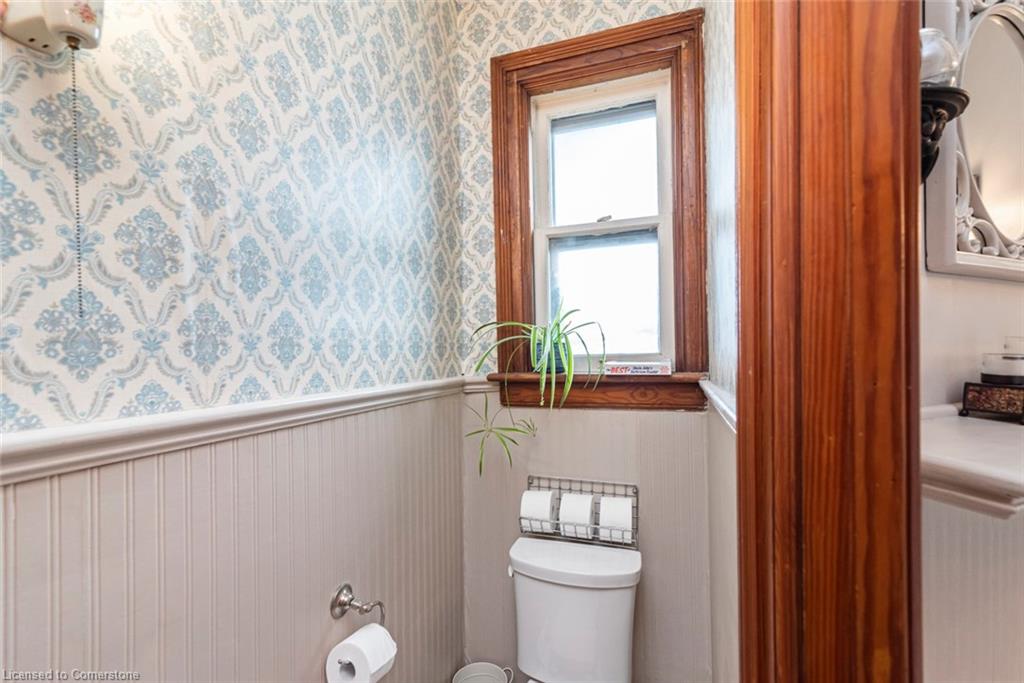 225 Broad Street E Property Photo 44