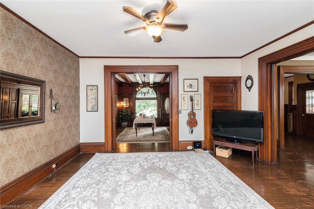 225 Broad Street E Property Photo 47