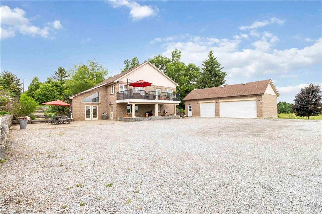 221 Old Onondaga Road E Property Photo 1
