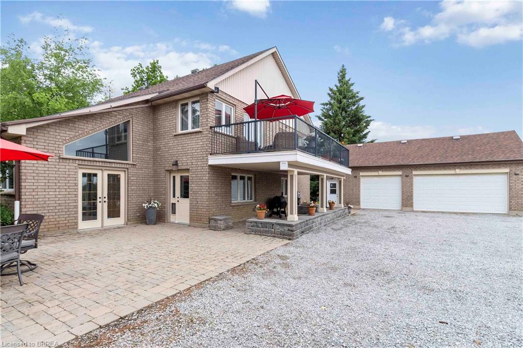 221 Old Onondaga Road E Property Photo 3