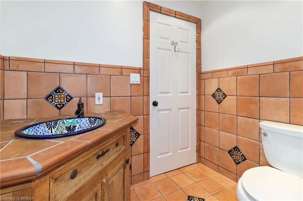 221 Old Onondaga Road E Property Photo 34