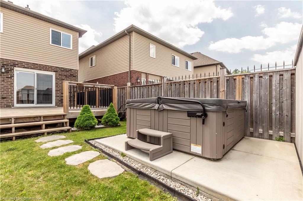 508 Netherwood Crescent Property Photo 39