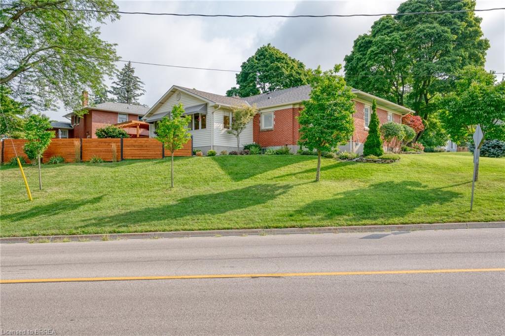 26 Simcoe Boulevard Property Photo 6