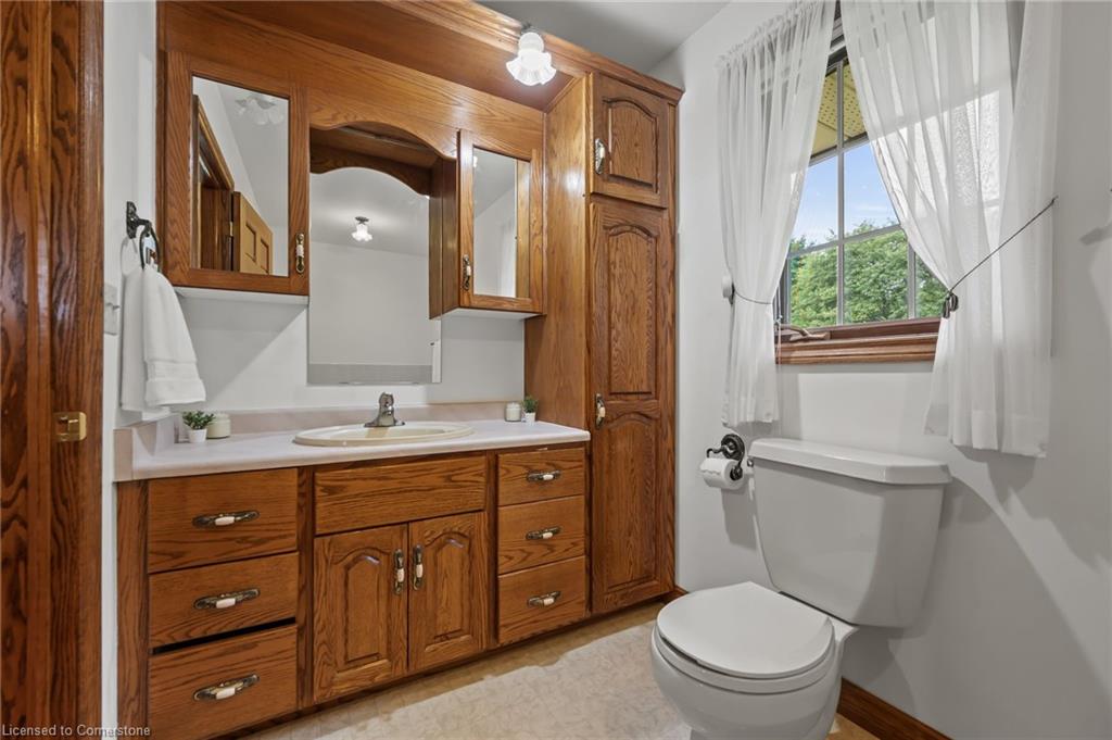 100 Baird Street S Property Photo 18