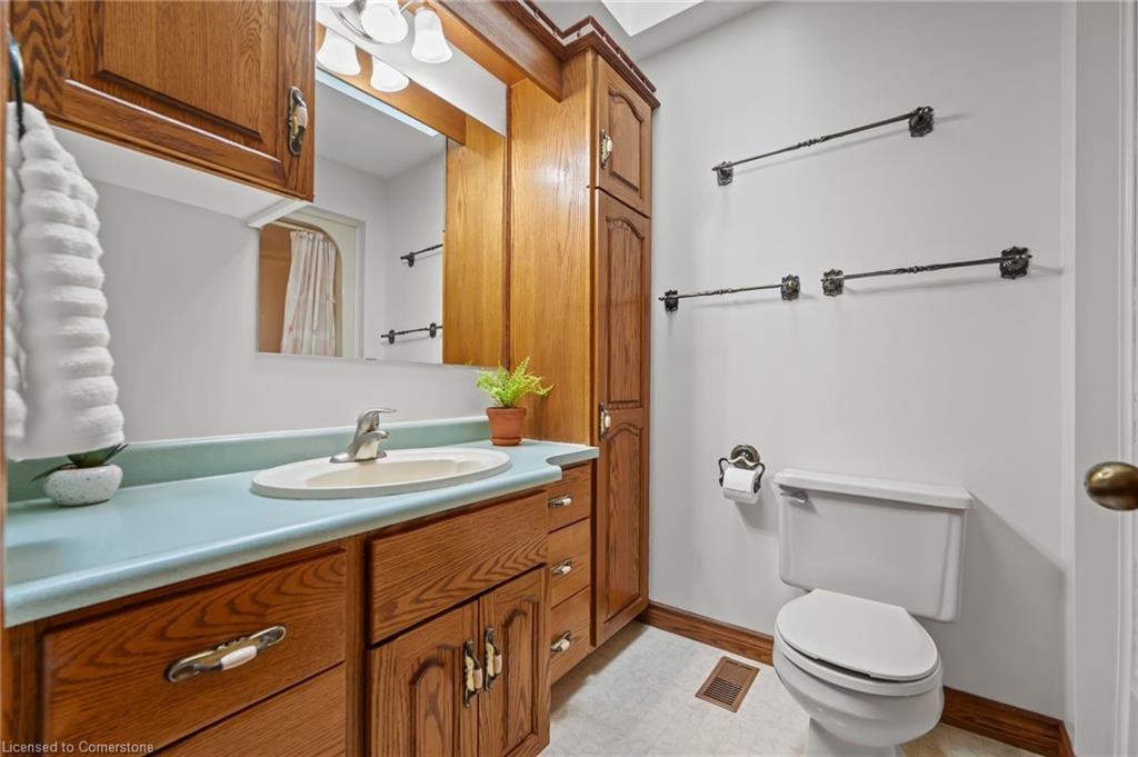 100 Baird Street S Property Photo 24