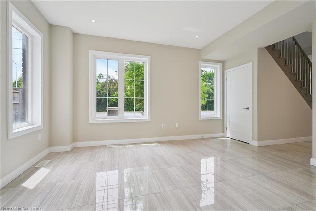 49-445 Ontario Street S Property Photo 10