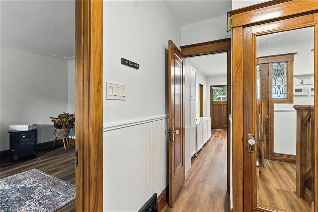 181 London Street S Property Photo 7
