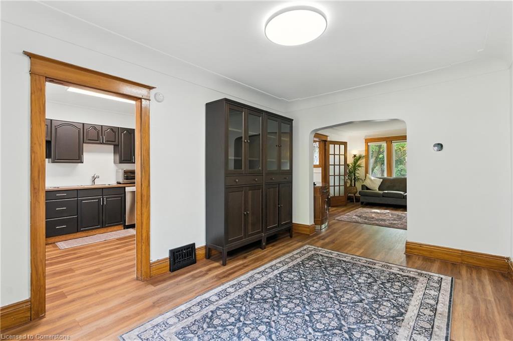 181 London Street S Property Photo 12