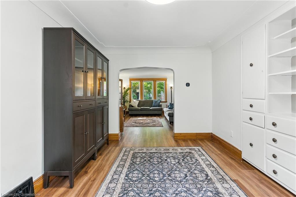 181 London Street S Property Photo 13