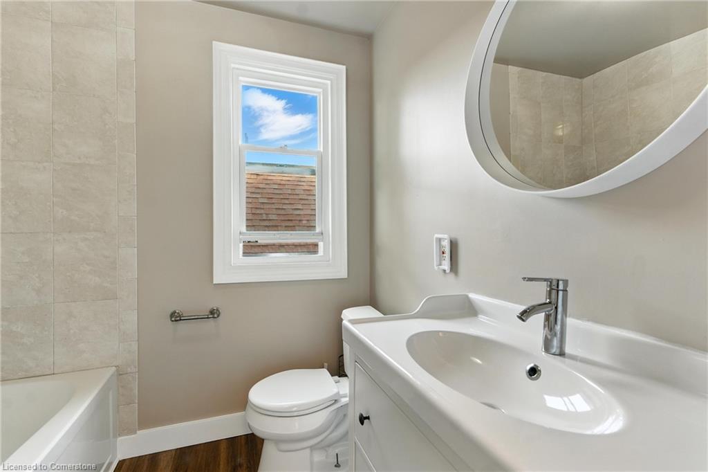 181 London Street S Property Photo 20